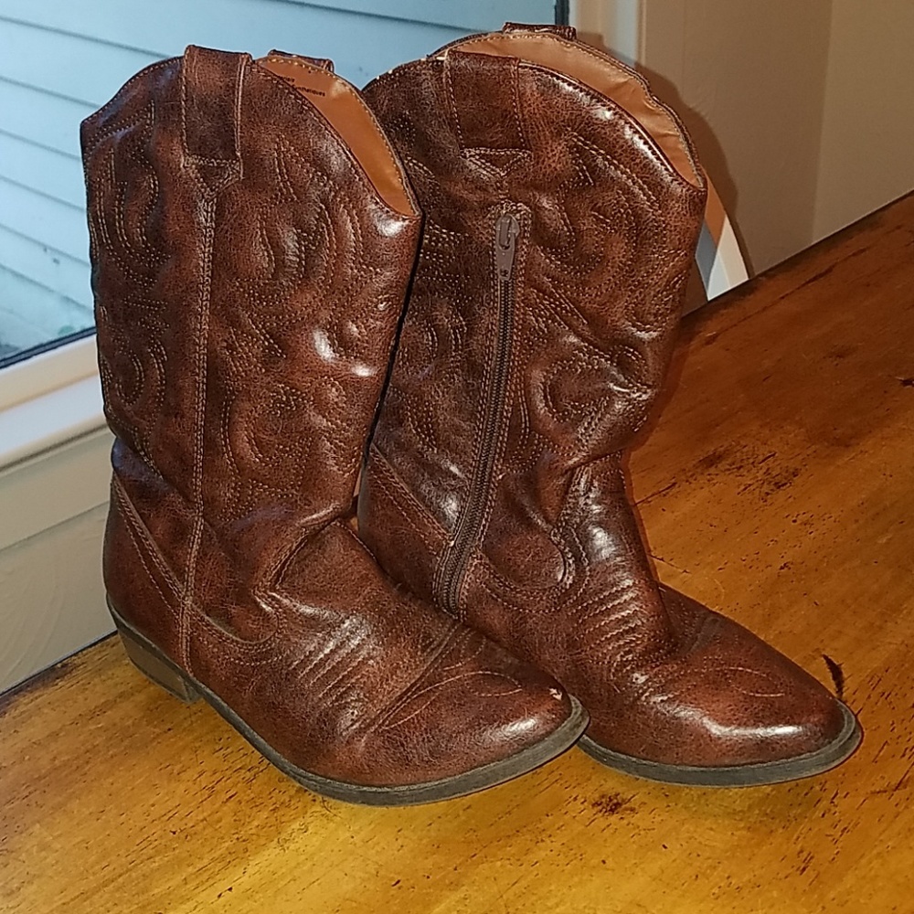 Boots - Picture 2 of 2